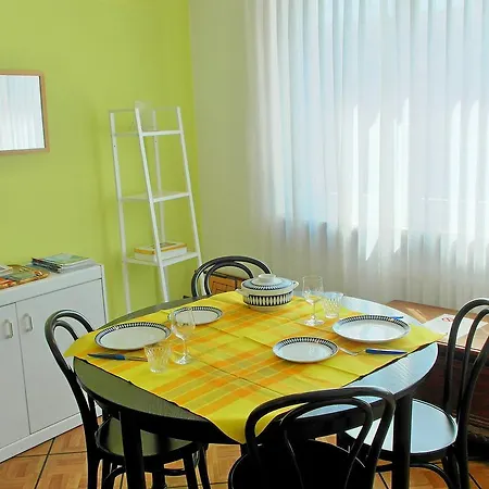 Condominio Varesi Apartment *