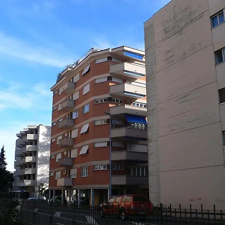 Apartmán Condominio Varesi *